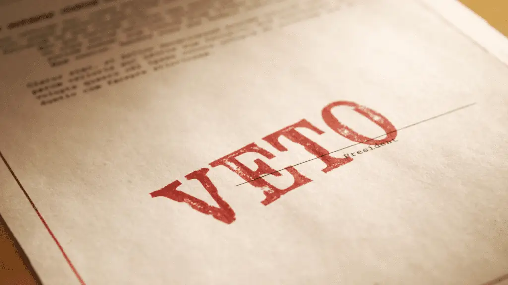 Президент Польши Кароль Навроцкий наложил вето на закон о помощи гражданам Украины. Что ждет  украинцев в Польше, если новый законопроект вступит в силу